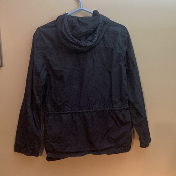 Michael Kors black cargo utility jacket with hood and cinchable waist. - Picture 6 of 10